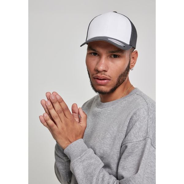 Czapka Flexfit mesh colored front. Białe czapki męskie FLEXFIT, bez wzorów, z meshu. Za 111.00 zł.