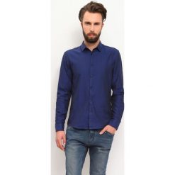 KOSZULA DŁUGI RĘKAW MĘSKA. Koszule męskie TOP SECRET. W wyprzedaży za 39.99 zł.