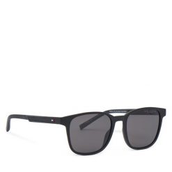 Okulary przeciwsłoneczne Tommy Hilfiger. Czarne okulary przeciwsłoneczne męskie Tommy Hilfiger, bez wzorów. Za 399.99 zł.
