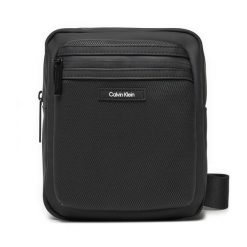 Saszetka Calvin Klein. Czarne saszetki męskie Calvin Klein, bez wzorów, małe. Za 169.99 zł.