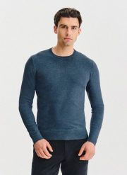 PAKO LORENTE – Granatowy sweter męski o-neck. Niebieskie swetry męskie Pako Lorente, bez wzorów, z poliesteru, bez kołnierzyka, bez ramiączek. Za 199.99 zł.