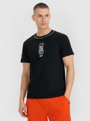 4F T-shirt regular z nadrukiem męski - czarny XXL. Czarne t-shirty sportowe męskie 4f, m, bez wzorów, z bawełny, eleganckie, bez ramiączek. W wyprzedaży za 49.99 zł.