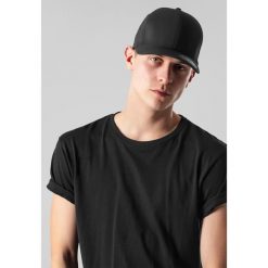 Czapka Flexfit delta. Czarne czapki męskie FLEXFIT, bez wzorów, sportowe. Za 156.00 zł.