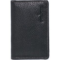 VIP COLLECTION - Portfel skórzany. Czarne portfele męskie VIP COLLECTION, bez wzorów, z materiału. W wyprzedaży za 7.90 zł.