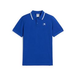 Koszulka męska DIADORA POLO SS CHROMIA. Niebieskie koszulki polo męskie Diadora, m, bez wzorów, bez kołnierzyka, bez ramiączek. Za 59.99 zł.
