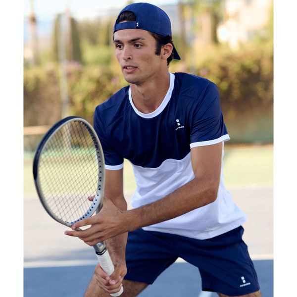 Koszulka sportowa męska Performance. Białe t-shirty sportowe męskie NORDICDOTS, l, bez wzorów, z elastanu, sportowe, bez ramiączek. W wyprzedaży za 111.00 zł.