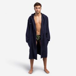 Szlafrok na basen męski Nabaiji 500 z bawełny. Niebieskie szlafroki męskie NABAIJI, m, bez wzorów, z bawełny, bez kaptura. Za 179.99 zł.