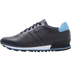 BOSS ATHLEISURE PARKOUR RUNN LUX Sneakersy niskie dark blue. Buty sportowe na co dzień męskie BOSS ATHLEISURE. W wyprzedaży za 532.35 zł.