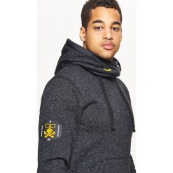 Sweter o kroju bluzy - Czarny. Czarne bluzy nierozpinane męskie Cropp, l, bez wzorów, bez ramiączek, bez kaptura. W wyprzedaży za 29.99 zł.
