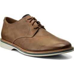 Półbuty CLARKS - Atticus Lace 261318247 Tan Leather. Codzienne półbuty męskie marki Clarks. W wyprzedaży za 299.00 zł.