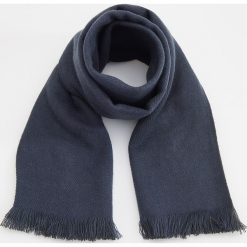 Szalik - Granatowy. Szaliki męskie marki Giacomo Conti. W wyprzedaży za 39.99 zł.