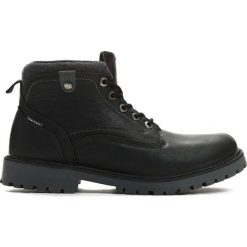 Czarne Trapery Hegira. Buty zimowe męskie marki Born2be. Za 109.99 zł.