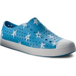 Trampki NATIVE - Jefferson Print 11100101-8546 Wave Blue/Shell White/Big Star. Niebieskie trampki męskie Native, z gumy, retro. W wyprzedaży za 169.00 zł.