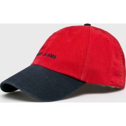 Tommy Jeans - Czapka. Czapki męskie marki Tommy Jeans. W wyprzedaży za 99.90 zł.