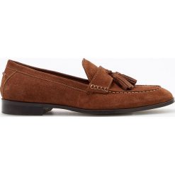 Zamszowe mokasyny - Brązowy. Mokasyny męskie marki Reserved. Za 249.99 zł.