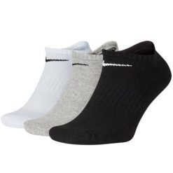 Skarpetki treningowe Nike Everyday Cushioned No Show 3 pack SX7673-901 niskie. Białe buty treningowe męskie Nike, bez wzorów, bez zapięcia, na fitness i siłownię. W wyprzedaży za 39.90 zł.