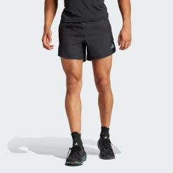 Szorty Run It. Czarne szorty sportowe męskie ADIDAS, bez wzorów, z materiału, klasyczne, z standardowym stanem. Za 139.99 zł.