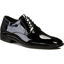 Półbuty LLOYD - Freeman 29-842-20 Schwarz. Czarne eleganckie półbuty męskie Lloyd, z lakierowanej skóry, eleganckie, bez obcasa, bez zapięcia. Za 779.00 zł.