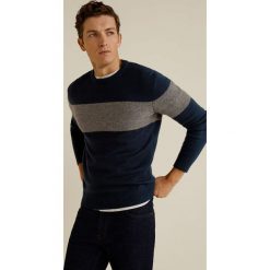Mango Man - Sweter Foot. Szare swetry męskie Mango Man, z dzianiny, z okrągłym kołnierzem. Za 199.90 zł.