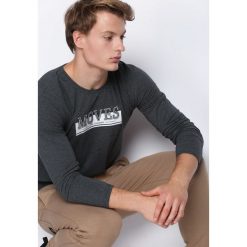 Ciemnoszara Koszulka Make Sound. Szare koszulki męskie z długim rękawem Born2be, z długim rękawem. Za 29.99 zł.