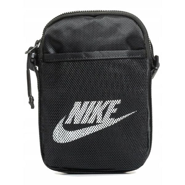 Saszetka Nike Heritage Crossbody. Czarne saszetki męskie Nike, bez wzorów. Za 89.00 zł.