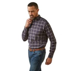 Koszula z długim rękawem Ariat Clement. Niebieskie koszule męskie ARIAT, bez wzorów, bez kołnierzyka, bez ramiączek. Za 401.00 zł.