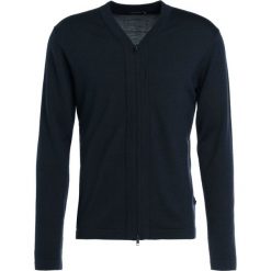 J.LINDEBERG FILE ZIP SILK MERINO Kardigan black. Kardigany męskie J.LINDEBERG. W wyprzedaży za 401.40 zł.