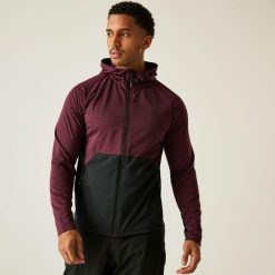 Bluza męska z kapturem Assimilate III Dare 2b. Fioletowe bluzy nierozpinane męskie Dare 2B, m, bez wzorów, bez ramiączek, z kapturem. W wyprzedaży za 249.99 zł.