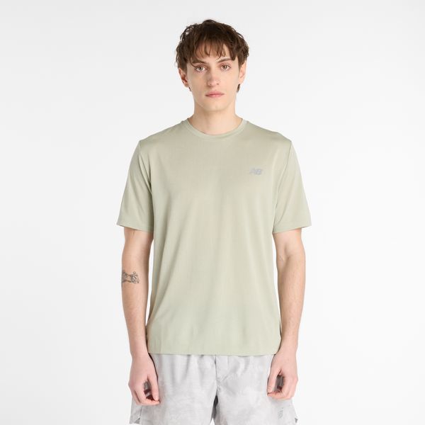 Koszulka męska New Balance MT41253GSH – zielona. Zielone t-shirty sportowe męskie New Balance, m, bez wzorów, z materiału, sportowe, bez ramiączek. Za 199.99 zł.