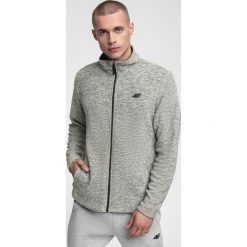 Polar męski PLM300 - średni szary melanż. Bluzy z polaru męskie marki 4f. W wyprzedaży za 59.99 zł.