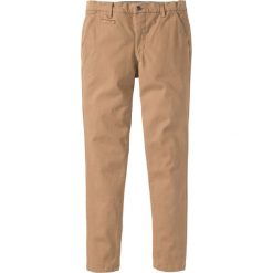 Spodnie ze stretchem chino Slim Fit Straight bonprix wielbłądzia wełna. Eleganckie spodnie męskie marki bonprix. Za 79.99 zł.
