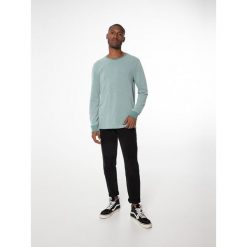 Bluza męska Protest NXGQUILLAN sweatshirt. Niebieskie bluzy nierozpinane męskie Protest, m, bez wzorów, bez ramiączek, bez kaptura. W wyprzedaży za 103.50 zł.