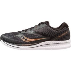 Saucony KINVARA 9 Obuwie do biegania treningowe black/denim/copper. Buty do biegania męskie marki Saucony. W wyprzedaży za 455.20 zł.