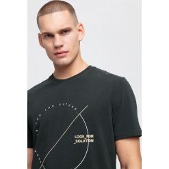 T-shirt męski TSM269 - ciemny szary. T-shirty męskie marki 4f. W wyprzedaży za 39.99 zł.