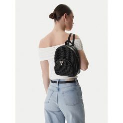 Plecak Guess. Czarne plecaki męskie Guess, z aplikacjami. Za 249.99 zł.