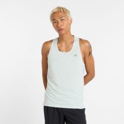Koszulka męska New Balance MT43512CYS – zielona. Zielone t-shirty sportowe męskie New Balance, m, bez wzorów, z materiału, sportowe, bez ramiączek. Za 149.99 zł.