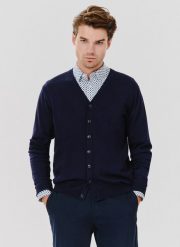 PAKO LORENTE – Męski kardigan w kolorze granatowym. Kardigany męskie Pako Lorente, bez wzorów, z poliamidu, bez kołnierzyka, bez ramiączek. Za 149.99 zł.