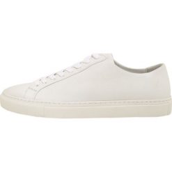 Filippa K M. MORGAN LOW Sneakersy niskie white. Buty sportowe na co dzień męskie marki Filippa K. Za 879.00 zł.