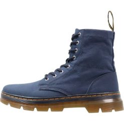 Dr. Martens COMBS Botki sznurowane indigo. Sztyblety męskie marki Dr. Martens. W wyprzedaży za 351.20 zł.