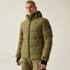 Kurtka narciarska męska z membraną Camber II Dare 2b. Zielone kurtki narciarskie i snowboardowe męskie Dare 2B, na zimę, m, bez wzorów, z tkaniny, bez kaptura, narciarskie. W wyprzedaży za 499.99 zł.